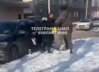 Footage of forced mobilization in Kharkov.“Let me go, I want to live,” the man s…