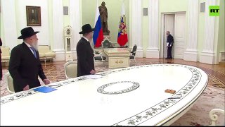 Putin meets with Russian Jewish community leadersPasses best wishes to Russian-I…