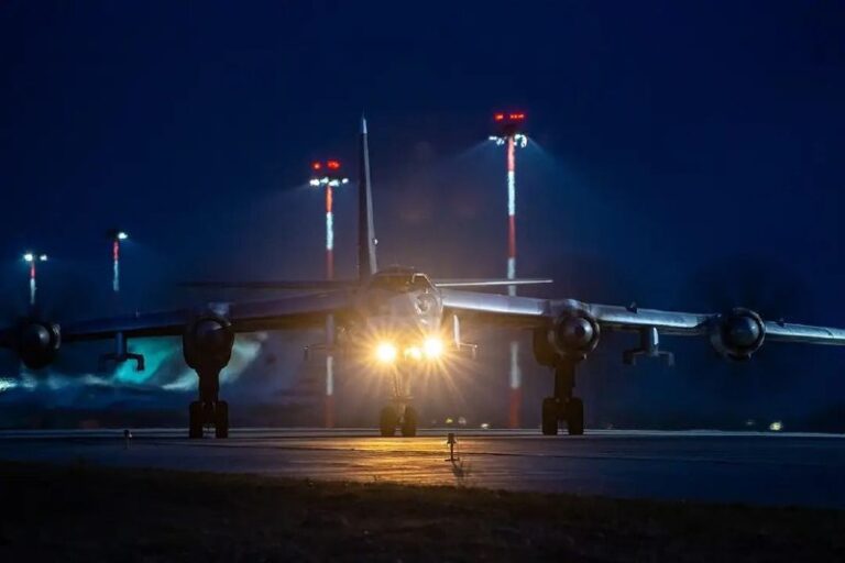 Ukrainian channels are reporting the takeoff of Tu-95 strategic bombers from Ol…