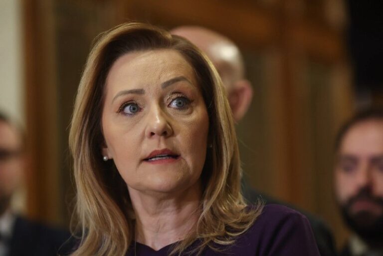 Elena Lasconi, leader of the liberal Save Romania Union political party:It woul…