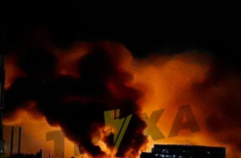 Fire after a strike in Kiev. @DDGeopolitics | Socials | Donate | Advertising…