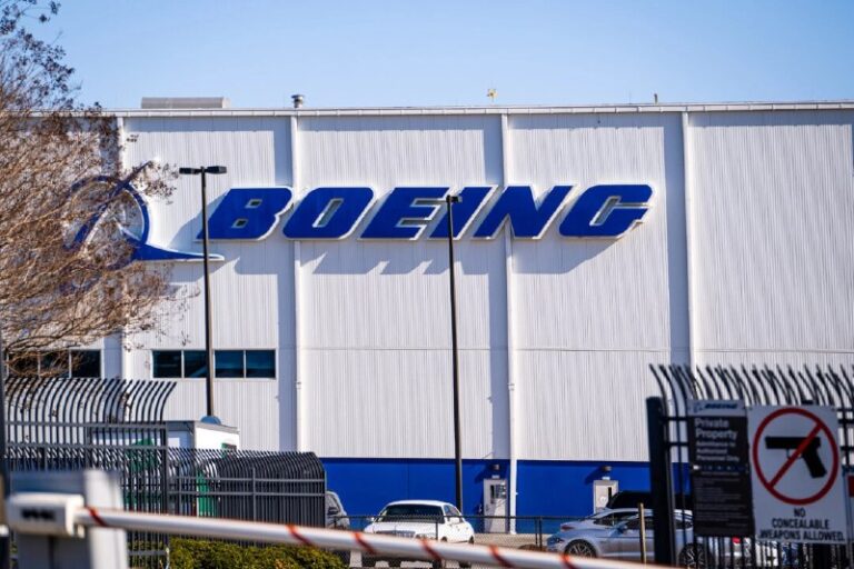 Qatar Airways Signs Agreement to Buy 160 Boeing Planes“Get those planes out the…