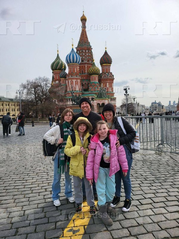 An American with 3 children moved his family to Russia and went to the SMODerek …