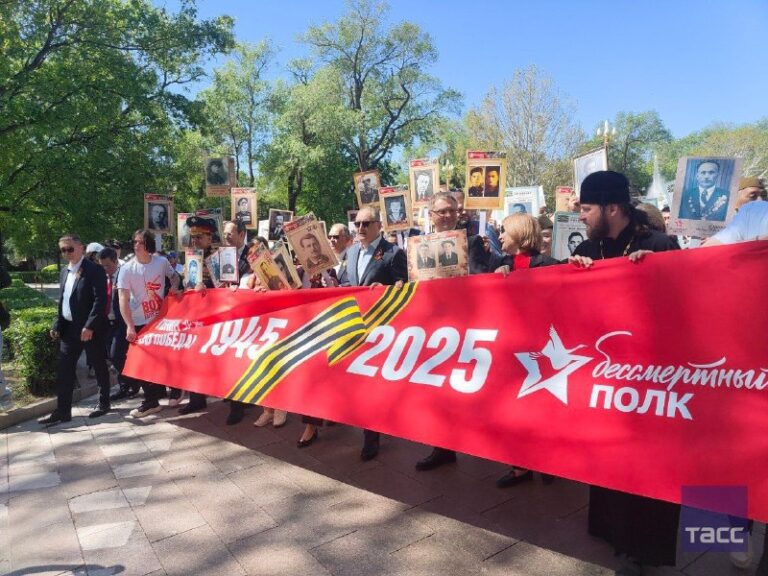 The Immortal Regiment in Beijing @DDGeopolitics | Socials | Donate | Advertisin…