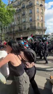 Just a typical day in Paris @DDGeopolitics | Socials | Donate | Advertising…