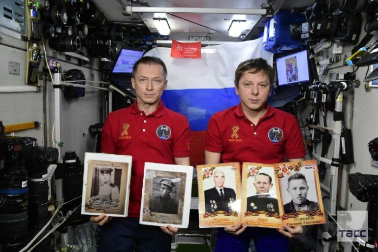 Russian Cosmonauts Honor WWII Legacy with “Immortal Regiment” Tribute Aboard th…