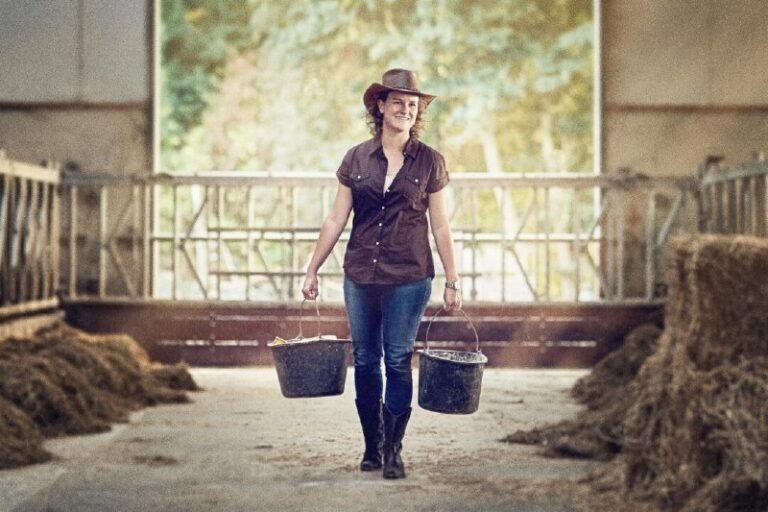 5 Farmer’s Carry Variations for Strength and Endurance Full story https://theep…