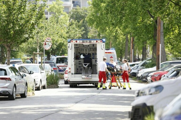 9 Killed in School Shooting in AustriaFull story https://theepochtim.es/dt9tgo…