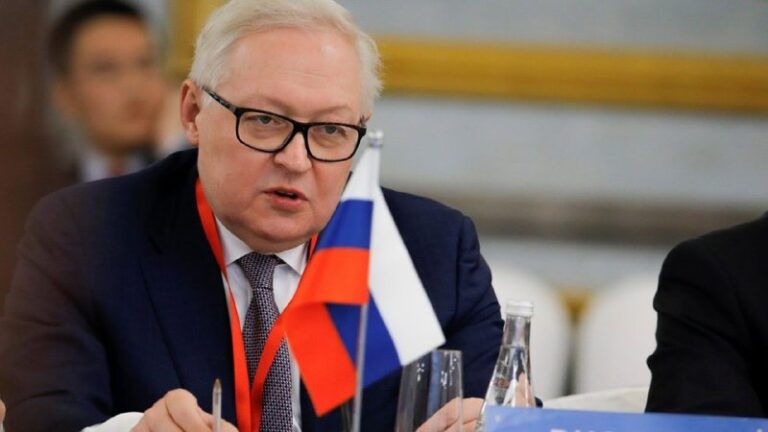 Russia Warns U.S. and U.K.: No Response Means You’re InvolvedMoscow is calling …