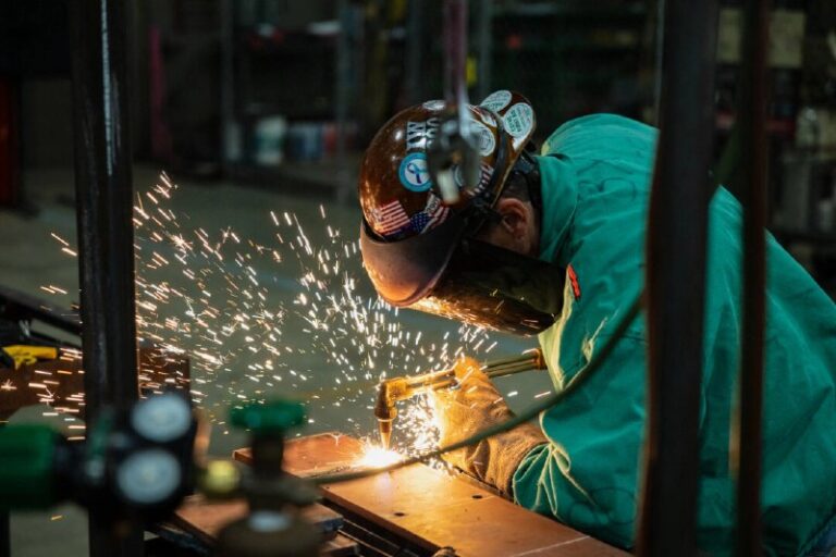 US Manufacturing Output, Hiring Rise to Multi-Month HighsRead more https://thee…