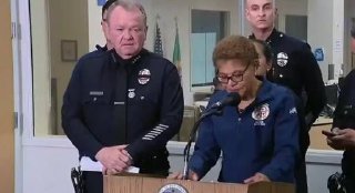 LA mayor declares a state of emergency and a curfew in downtown LA @DDGeopoliti…