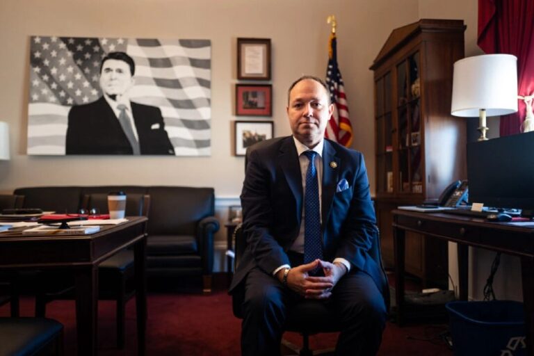 𝗥𝗲𝗽. 𝗦𝘁𝘂𝘁𝘇𝗺𝗮𝗻 𝗥𝗲𝘁𝘂𝗿𝗻𝘀 𝘁𝗼 𝗖𝗼𝗻𝗴𝗿𝗲𝘀𝘀 𝗼𝗻 𝗠𝗶𝘀𝘀𝗶𝗼𝗻 𝘁𝗼 𝗦𝗮𝘃𝗲 𝗦𝗺𝗮𝗹𝗹 𝗕𝘂𝘀𝗶𝗻𝗲𝘀𝘀𝗲𝘀 𝗙𝗿𝗼𝗺 𝗕𝗶𝗴 …