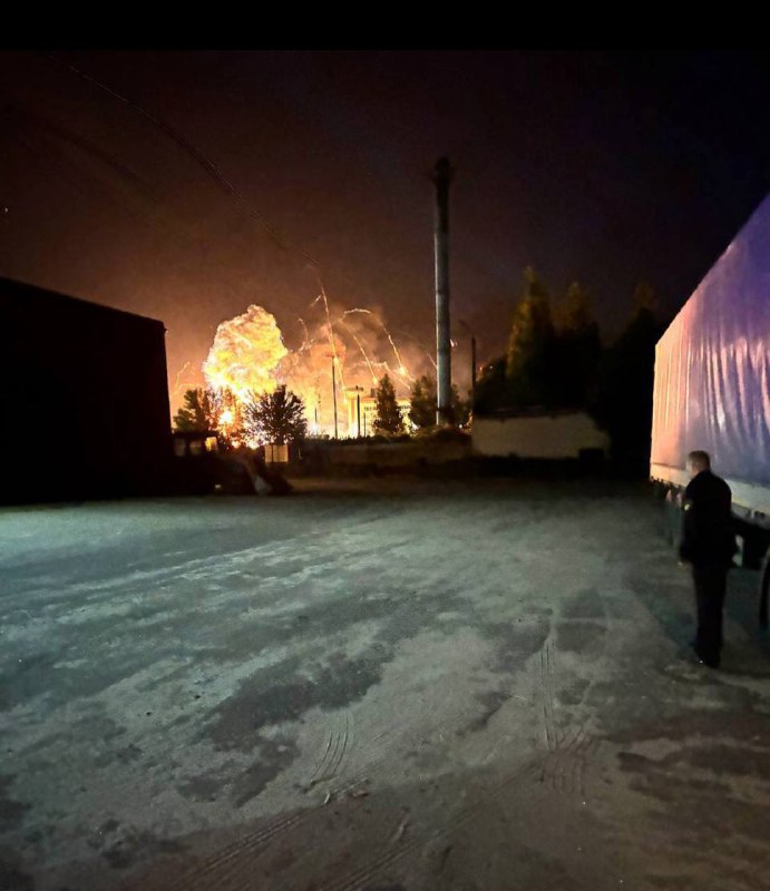 An explosion near Bryansk Airport. Reportedly a Ukrainian drone hit. @DDGeopoli…
