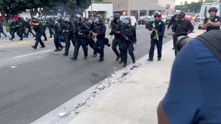 Los Angeles Sees Unrest Following Series of ICE Raids @DDGeopolitics | Socials …
