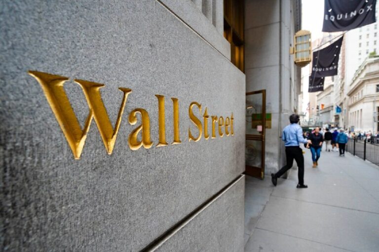 Trump Is Allowing Alternative Assets in 401(k) Plans—What to KnowRead more http…
