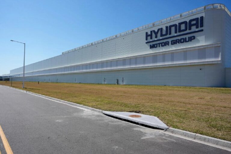 475 Detained in Immigration Enforcement Operation at Hyundai’s Georgia MegasiteT…