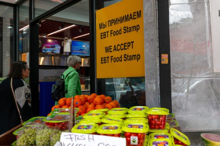 𝐂𝐡𝐚𝐧𝐠𝐞𝐬 𝐂𝐨𝐦𝐢𝐧𝐠 𝐭𝐨 𝐅𝐨𝐨𝐝 𝐒𝐭𝐚𝐦𝐩𝐬: 𝐖𝐡𝐚𝐭 𝐭𝐨 𝐊𝐧𝐨𝐰Food stamps are set to be paused on …