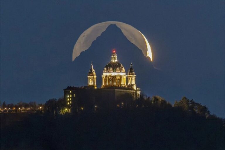 A Cathedral, a Mountain, and the Moon Perfectly Align in a Magical Photo: Simpl…