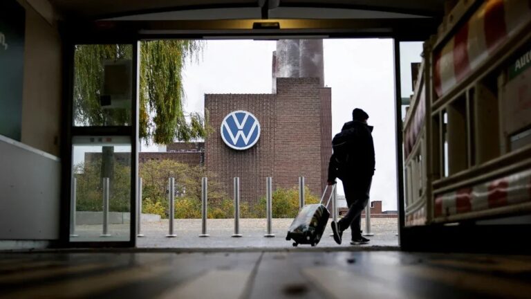 Volkswagen: Financial crisis before the production of new models